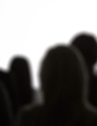 El entorno también enferma el cerebro: estudio liderado por Brainlat UAI revela su impacto en el envejecimiento cerebral